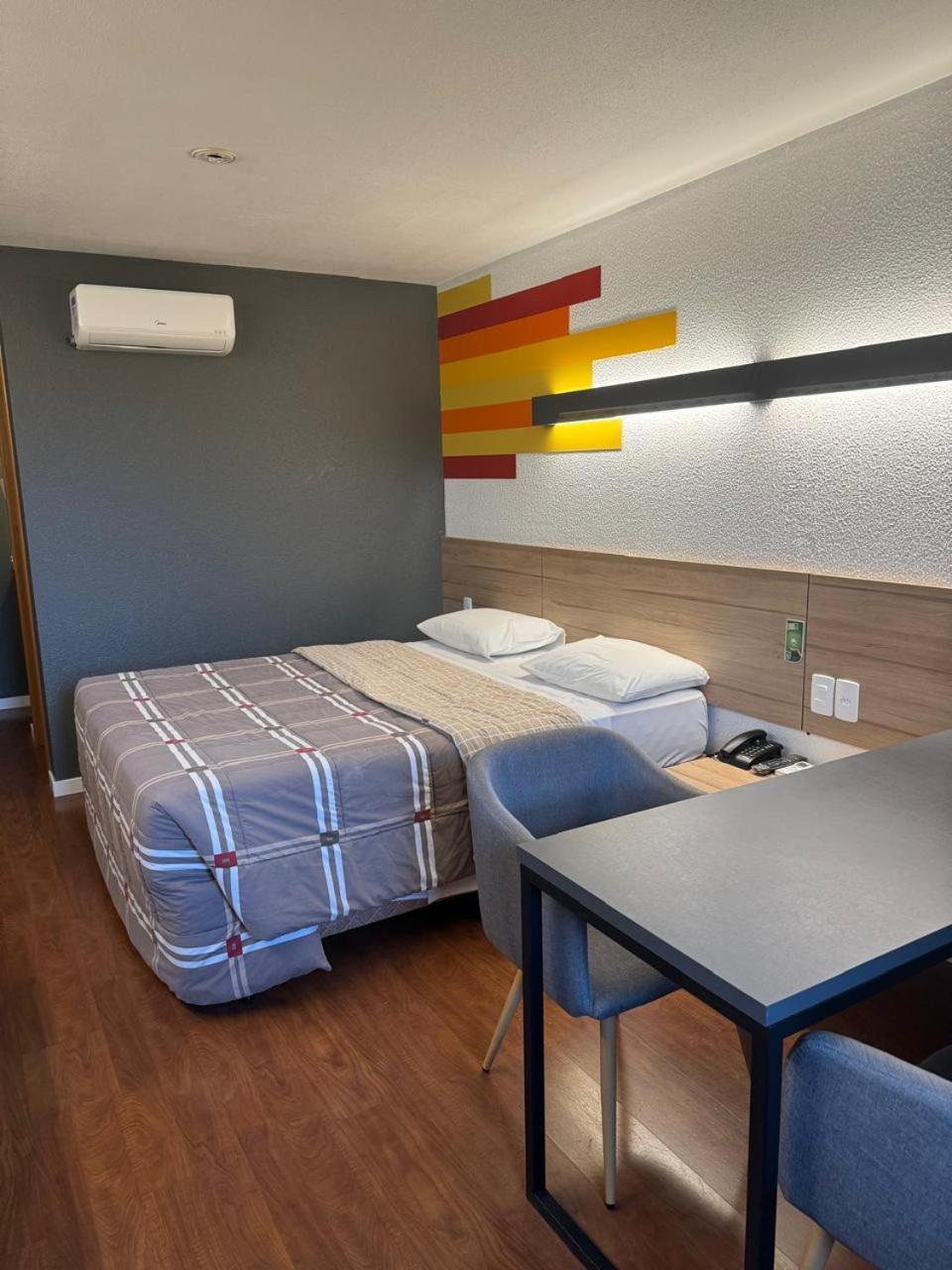 Hotel 10