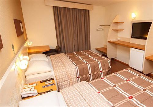 10 Hotel